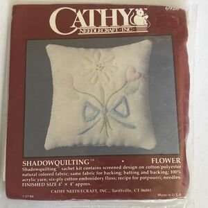 Cathy Needlecraft Kit Spring Flowers Shadow quilting 1984 Old Stock USA‎